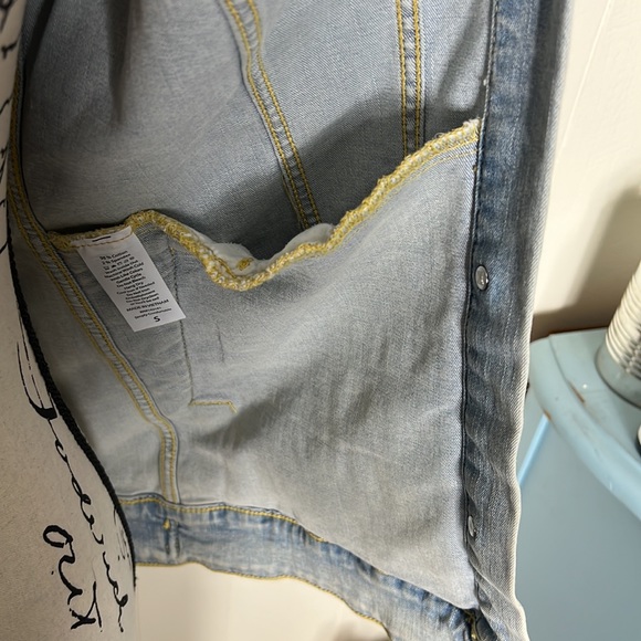 LuLaRoe Denim Jacket - Picture 4 of 7